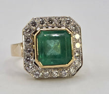 Load image into Gallery viewer, 2614- Vintage: 18ct Gold Emerald (4.33ct) Diamonds Ring - From 1998