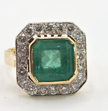 Load image into Gallery viewer, 2614- Vintage: 18ct Gold Emerald (4.33ct) Diamonds Ring - From 1998