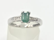 Load image into Gallery viewer, 0631- Vintage: 18ct White Gold Emerald Cut Emerald Diamonds Dress Ring