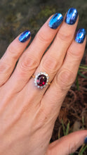 Cargar imagen en el visor de la galería, 2740: Vintage 18ct Gold Pyrope Garnet 14 Diamonds Diana Cluster Ring