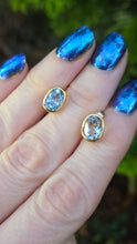 Load image into Gallery viewer, 0123- Vintage 9ct Gold Light Blue Topaz Stud Earrings- Gorgeous colour