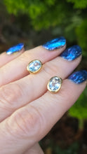 Load image into Gallery viewer, 0123- Vintage 9ct Gold Light Blue Topaz Stud Earrings- Gorgeous colour