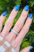 Load image into Gallery viewer, 2584: Vintage 18ct White Gold 7 x (0.25ct) Natural Diamonds Ring - 1.75ct Total- From 1974