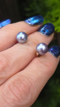 Load image into Gallery viewer, 3885: Vintage 9ct Gold Tahitian Cultured Pearl Stud Earrings