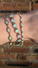 Cargar imagen en el visor de la galería, 2826: Vintage- 9ct Gold 12 Cabochon -Cut White Opals Link Bracelet (19cm)