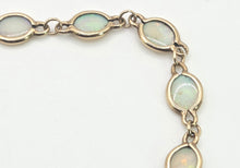 Cargar imagen en el visor de la galería, 2826: Vintage- 9ct Gold 12 Cabochon -Cut White Opals Link Bracelet (19cm)