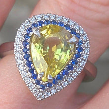 Load image into Gallery viewer, 2708: Vintage 18ct White Gold Yellow Sapphire (3.2ct0 Blue Sapphires Diamonds Cocktail Ring