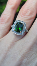 Load image into Gallery viewer, 2698: Vintage 9ct Gold Chrome Diopside White Zircons Ring