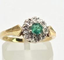 Load image into Gallery viewer, 2714: Vintage 18ct Gold Art Deco Style Emerald Diamonds Daisy Ring