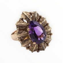 Load image into Gallery viewer, 2753: Vintage 14ct Gold Cabochon Amethyst Leaf Design Statement Ring