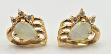 Load image into Gallery viewer, 2767: Vintage: 18ct Gold White Opal Diamonds Stud Earrings