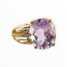 Load image into Gallery viewer, Vintage 9ct Gold Lilac Amethyst Pendant