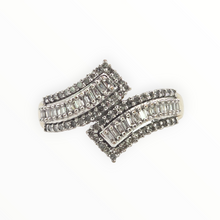 Load image into Gallery viewer, 2936 Vintage 9ct Gold Natural Sparkling Diamonds Bypass Ring