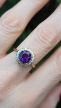 Load image into Gallery viewer, 0405: Vintage: 18ct Gold & Deep Purple Amethyst 12 Diamonds Cluster Ring