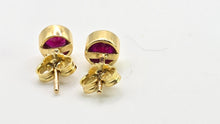 Load image into Gallery viewer, 2639 Vintage 18ct Gold Round Cut Rubies Stud Earrings