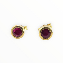 Load image into Gallery viewer, 2639 Vintage 18ct Gold Round Cut Rubies Stud Earrings