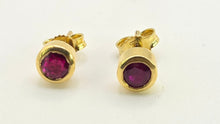 Load image into Gallery viewer, 2639 Vintage 18ct Gold Round Cut Rubies Stud Earrings