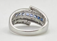 Load image into Gallery viewer, 2646: 14ct White Gold Cornflower Blue Sapphire 32 Diamonds Dress Ring
