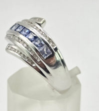 Load image into Gallery viewer, 2646: 14ct White Gold Cornflower Blue Sapphire 32 Diamonds Dress Ring
