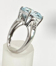Load image into Gallery viewer, 2951: Vintage 14ct White Gold Blue Aquamarine (6.57ct) Diamonds Cocktail Ring