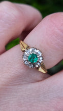 Load image into Gallery viewer, 2714: Vintage 18ct Gold Art Deco Style Emerald Diamonds Daisy Ring