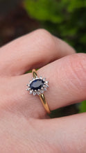 Load image into Gallery viewer, 2762: Vintage 18ct Gold Blue Sapphire 16 Natural Diamonds Daisy Cluster Ring