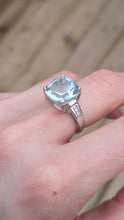 Load image into Gallery viewer, 2951: Vintage 14ct White Gold Blue Aquamarine (6.57ct) Diamonds Cocktail Ring
