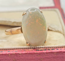 Load image into Gallery viewer, 2928- Vintage 14ct Gold Cabochon Cut White Opal Solitaire Ring