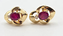 Load image into Gallery viewer, 2934- Vintage 18ct Gold Ruby Diamonds Stud Earrings