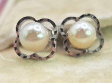 Load image into Gallery viewer, 2638: Vintage 14ct Gold Cultured Pearl Stud Earrings