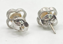 Load image into Gallery viewer, 2638: Vintage 14ct Gold Cultured Pearl Stud Earrings