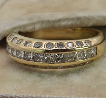 Load image into Gallery viewer, 2780: Vintage 18ct Gold 35 Natural Sparkling Diamonds (0.87ct) Ring