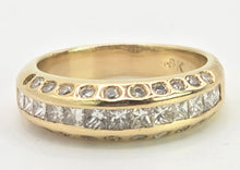 Load image into Gallery viewer, 2780: Vintage 18ct Gold 35 Natural Sparkling Diamonds (0.87ct) Ring