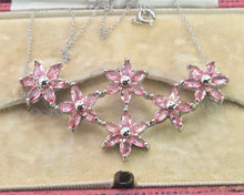 Load image into Gallery viewer, 2835 Vintage 18ct White Gold Padparadscha Sapphire Floral Necklace