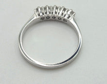 Load image into Gallery viewer, 2950- Vintage 14ct White Gold Natural Sparkling Diamonds 5-Stone Ring (0.5ct)
