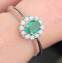 Load image into Gallery viewer, 6434: Vintage: 18ct White Gold Emerald 12 Diamonds Ring