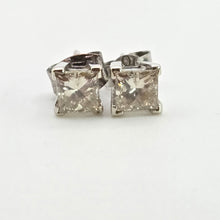 Load image into Gallery viewer, 2971: Vintage 18ct White Gold Princess Cut Diamonds Stud Earrings