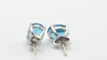 Load image into Gallery viewer, 2979: Vintage 18ct White Gold Blue Zircon Stud Earrings