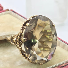 Load image into Gallery viewer, 2987: Vintage: 9ct Gold Pale Green Quartz Statement Cocktail Ring