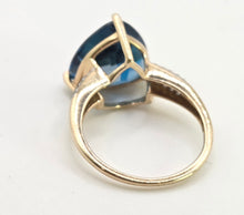 Load image into Gallery viewer, 2859: Vintage 9ct Yellow God Trillion Cut Ocean Blue Spinel Cocktail Ring