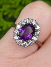 Load image into Gallery viewer, 6397: Vintage: 18ct Gold Platinum Amethyst Diamonds Cluster Ring