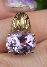 Load image into Gallery viewer, Vintage 9ct Gold Lilac Amethyst Pendant