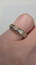 Load image into Gallery viewer, 2780: Vintage 18ct Gold 35 Natural Sparkling Diamonds (0.87ct) Ring