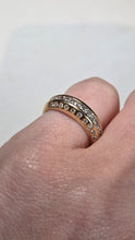 Load image into Gallery viewer, 2780: Vintage 18ct Gold 35 Natural Sparkling Diamonds (0.87ct) Ring