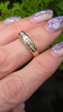 Load image into Gallery viewer, 2780: Vintage 18ct Gold 35 Natural Sparkling Diamonds (0.87ct) Ring