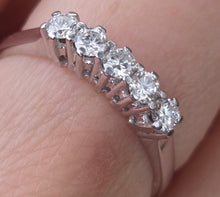 Load image into Gallery viewer, 2950- Vintage 14ct White Gold Natural Sparkling Diamonds 5-Stone Ring (0.5ct)