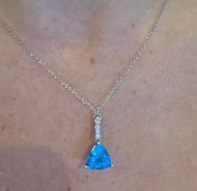Load image into Gallery viewer, 2977: Vintage & Heavy 18ct White Gold Swiss Blue Topaz 5 Diamonds Pendant