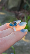 Load image into Gallery viewer, 2859: Vintage 9ct Yellow God Trillion Cut Ocean Blue Spinel Cocktail Ring