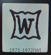 Load image into Gallery viewer, 6066 Vintage: 18ct Gold 6 Emeralds 7 Brilliant Cut Diamonds Cluster Ring