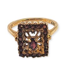 Cargar imagen en el visor de la galería, 1142: Vintage: 9ct Gol Art Deco Style Garnets Geometric Set Ring- Date- Mark 1972